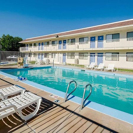 Park Inn By Radisson, Торнтон Экстерьер фото
