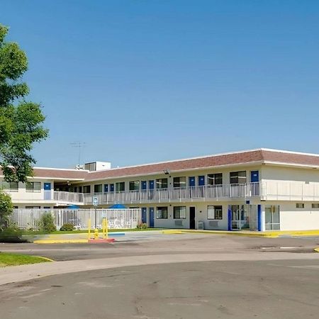 Park Inn By Radisson, Торнтон Экстерьер фото