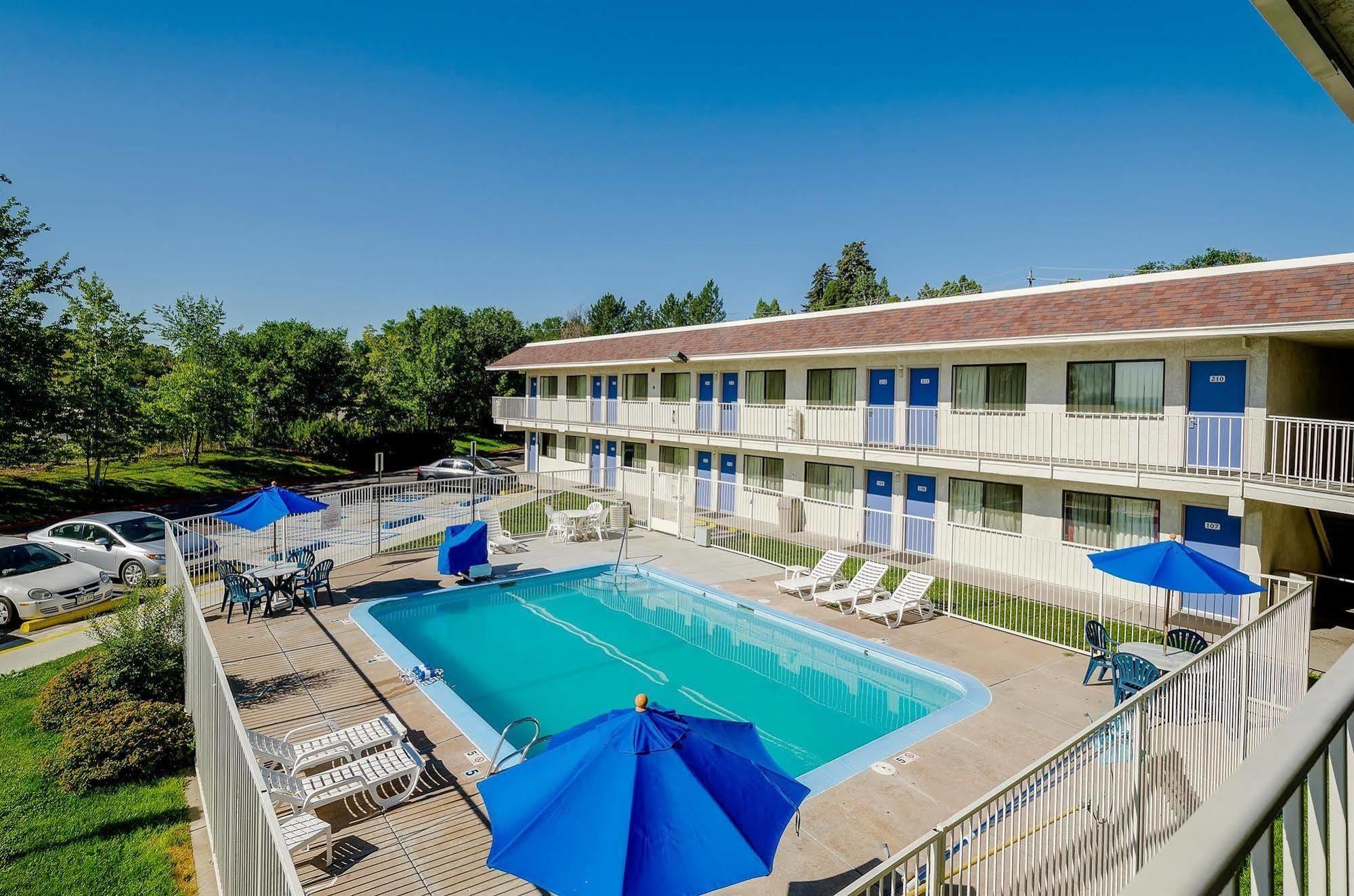 Park Inn By Radisson, Торнтон Экстерьер фото